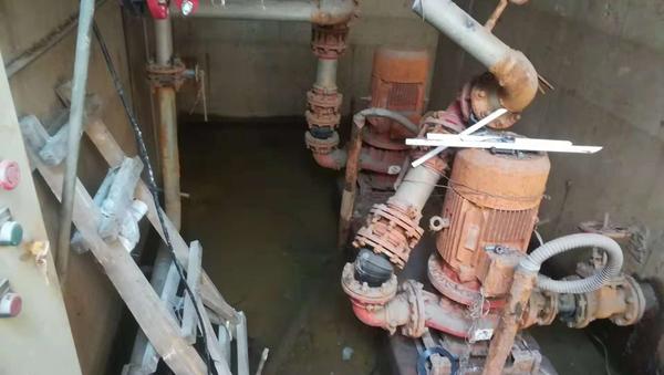 消防泵房防水堵漏施工现场